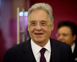  Fernando Henrique Cardoso defende voto a favor da democracia