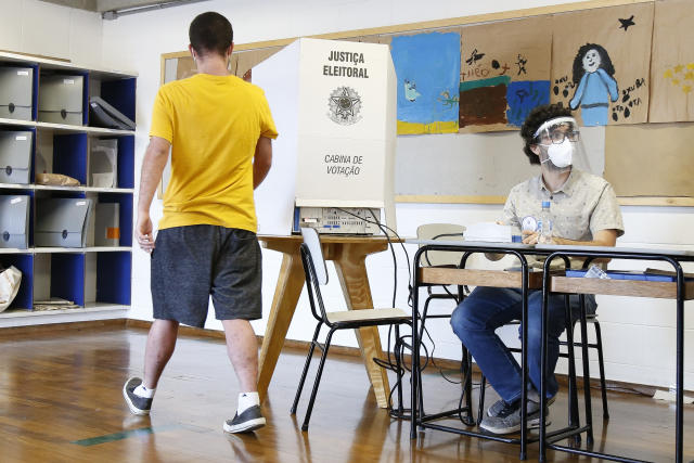 Ainda existem dúvida dos eleitores sobre que roupa usar para ir votar. (Foto: Getty Images / Miguel Schincariol)