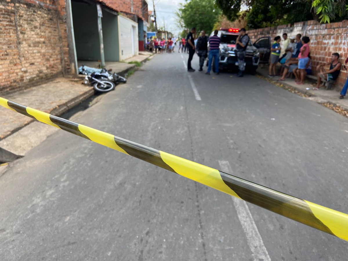 Homem em motocicleta é perseguido e morto a tiros na zona leste de Teresina - Foto: Matheus Oliveira/Meio Norte
