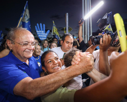 Silvio Mendes promove carreata em Piripiri e garante: “Vitória está perto”