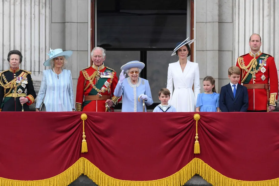 Membro da Família Real estão preocupados com estado de saúde da Rainha Elizabeth II Foto: DANIEL LEAL/AFP 