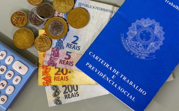 Salário mínimo de R$ 1.320 começa a valer a partir deste domingo (Foto: Reprodução)
