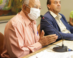 Dr. Pessoa anuncia passe livre para população vulnerável em Teresina