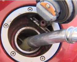 Combustível: preço da gasolina cai a R$ 5,04 o litro, mostra ANP