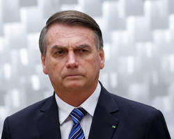 Moraes acolhe pedido da PGR e inclui Bolsonaro na investigação de ataques