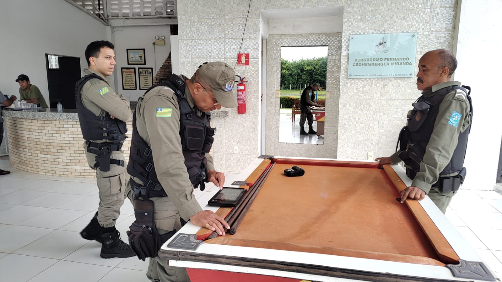 Policiais militares foram acionados após roubo de aeronave - Foto: Divulgação/PM-PI