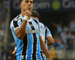 Suárez brilha na estreia e Grêmio conquista a Recopa Gaúcha