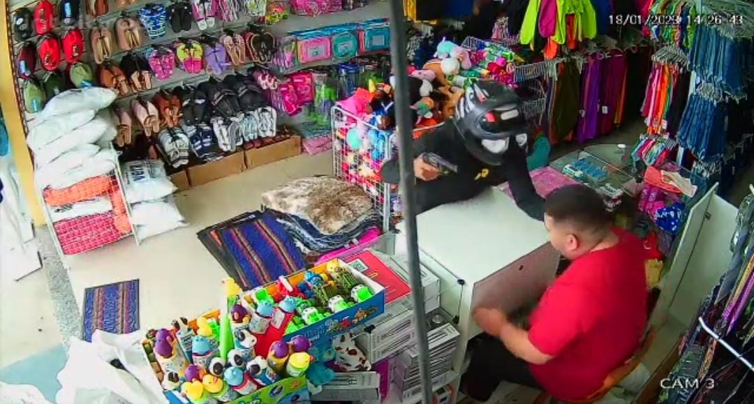 Loja de variedades é alvo de assalto por criminosos armados no Parque Piauí