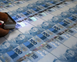 Salário mínimo seguirá em R$ 1.302 ' por enquanto', diz fonte do governo