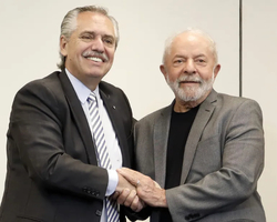 Lula e Fernández anunciam intenção de criar moeda única na América Latina