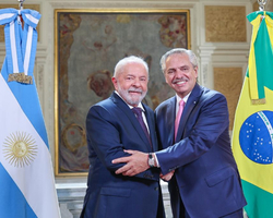 Lula se reúne com Alberto Fernández e diz “retomar laços” na América do Sul