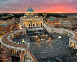 Vaticano investiga orgia em catedral do Reino Unido durante lockdown