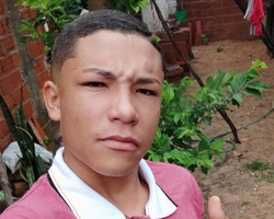 Jovem sai de casa após receber mensagem e é morto a tiros em Demerval Lobão