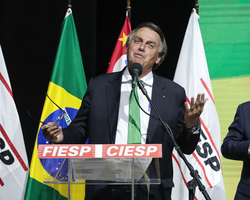 Lista de gastos do cartão corporativo de Bolsonaro inclui bebidas e sorvete