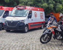 Prefeito Dr. Pessoa entrega oito novos veículos para o SAMU de Teresina