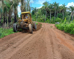 Prefeitura realiza recuperação de estrada na comunidade Várzea