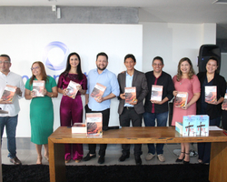Jornalista Julimar Silva lança livro sobre a regionalização da Rede MN