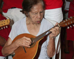 Morre aos 94, Zezé Cabeceira,uma das fundadora do grupo Bandolins de Oeiras
