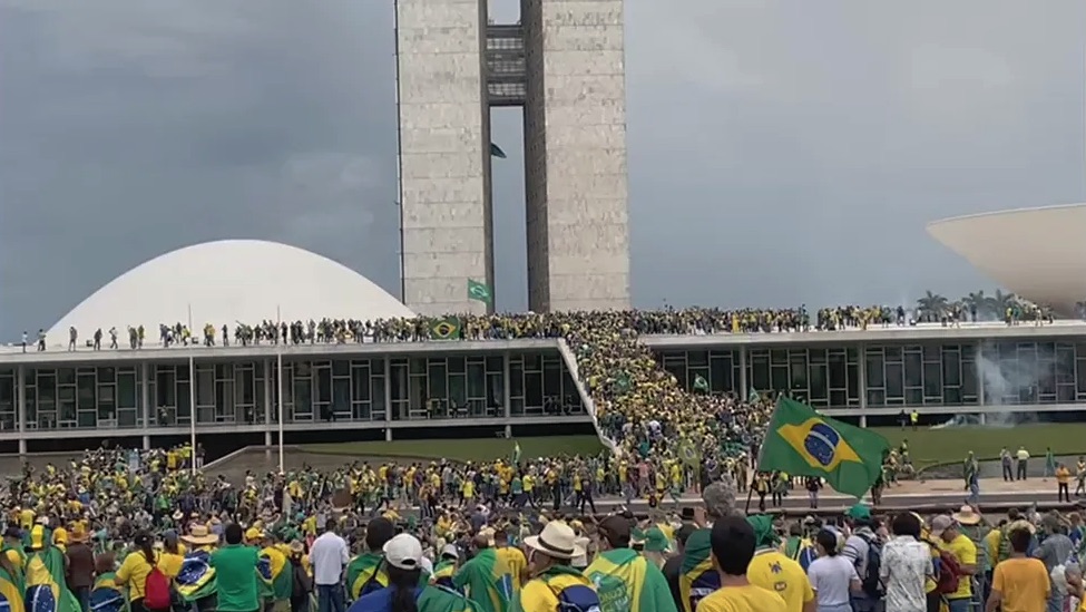 Bolsonaristas invadem o Congresso, Palácio do Planalto e STF, em Brasília - Imagem 1