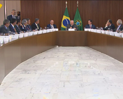 Lula se reúne com governadores no DF e dispara: “Golpe não vai ter”