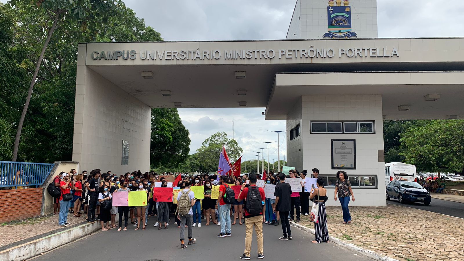 Estudantes fazem 3º dia de manifestações pela morte de Janaína Bezerra - Foto: Pedro Melo/Cedidas ao meionorte.com