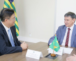 W. Dias recebe embaixador chinês e firma parceria para eliminar a pobreza 
