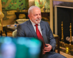 Lula confirma novo salário mínimo de R$ 1.320 e isenção do IR de R$ 2.640