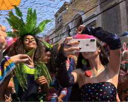 Como proteger o celular antes de cair na folia do Carnaval 