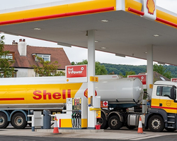 Shell tem lucro anual recorde em 2022 com a alta nos preços do petróleo