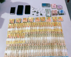 Dupla é presa suspeita de tráfico de drogas; mais de R$ 7 mil apreendido