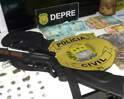 Suspeito de tráfico é preso com rifle, drogas e R$ 13 mil em Teresina