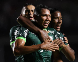 Palmeiras vence o Santos por 3 a 0 em clássico no Morumbi