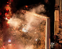 Colisão entre trens mata 36 e deixa dezenas de feridos na Grécia