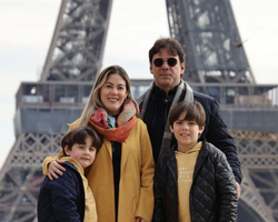 Vipi.MN: Casal Denise Eulálio e Fernando Rodrigo com os filhos em Paris