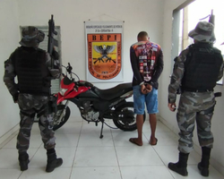 25ºBPM prende suspeito de série de roubos e tráfico de drogas em Barras