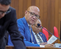 Assembleia aprova projeto que define piso salarial do professores do Piauí