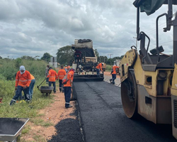 Estradas dos Cerrados recebem restauração e pavimentação asfáltica; fotos 