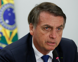 Bolsonaro deve permanecer nos EUA até abril e planeja ida à Europa em maio