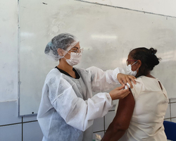 Governo do Piauí lança programa para acelerar vacinação e cirurgias